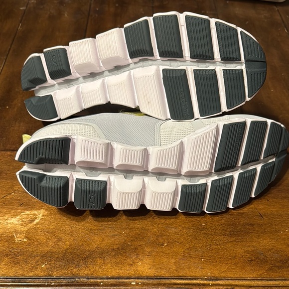 New in box On Running gray and Yellow Sneakers - Picture 6 of 8